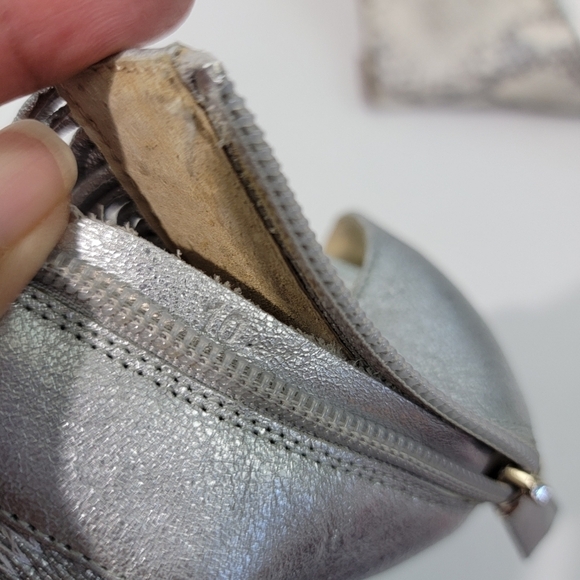 NEW ELAINE TURNER Women's Wedges Strappy Sandals Sz 10 Silver Comfy - Picture 9 of 12